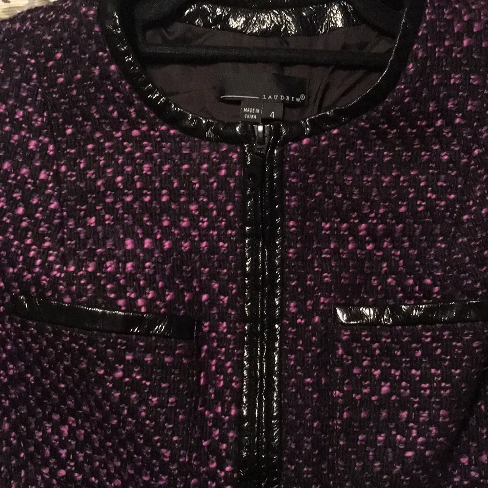 Flattering pattern leather trim blazer